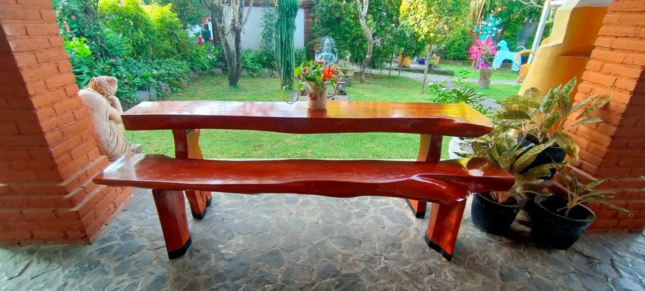 Tunjung Guest House Lovina Beach Pabean Buleleng Exteriör bild