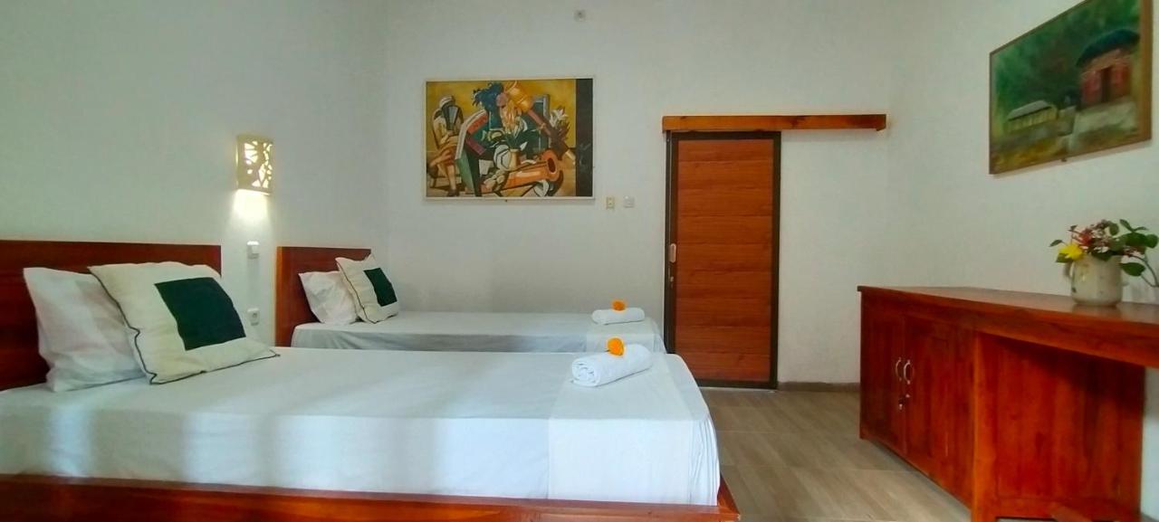 Tunjung Guest House Lovina Beach Pabean Buleleng Exteriör bild