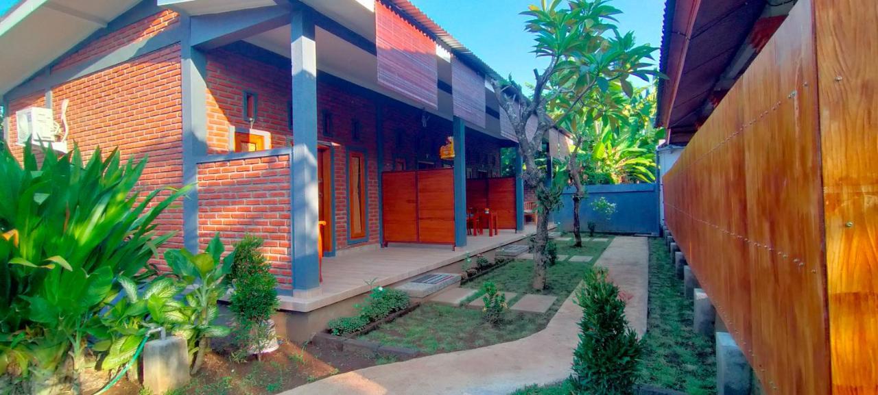 Tunjung Guest House Lovina Beach Pabean Buleleng Exteriör bild
