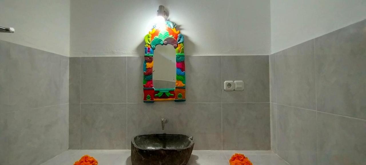 Tunjung Guest House Lovina Beach Pabean Buleleng Exteriör bild
