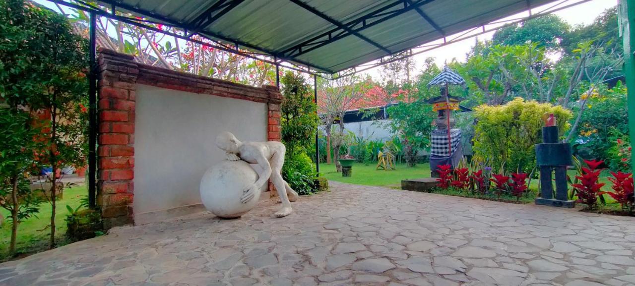 Tunjung Guest House Lovina Beach Pabean Buleleng Exteriör bild