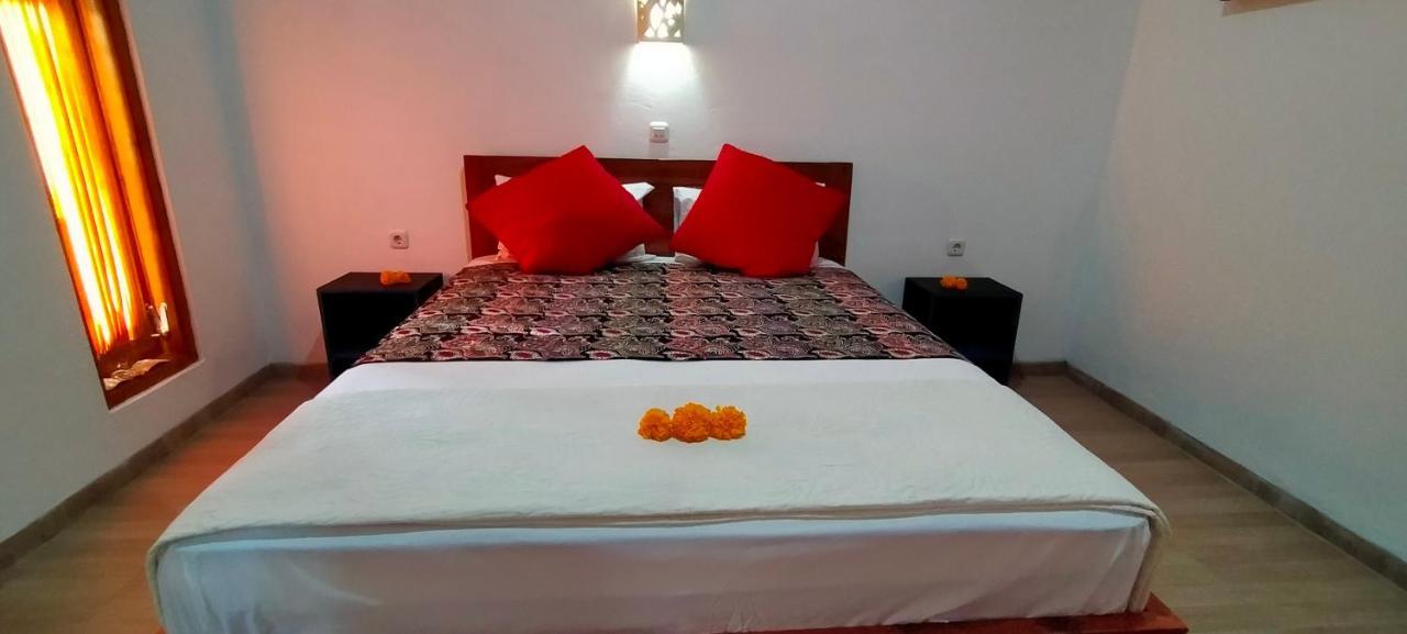 Tunjung Guest House Lovina Beach Pabean Buleleng Exteriör bild
