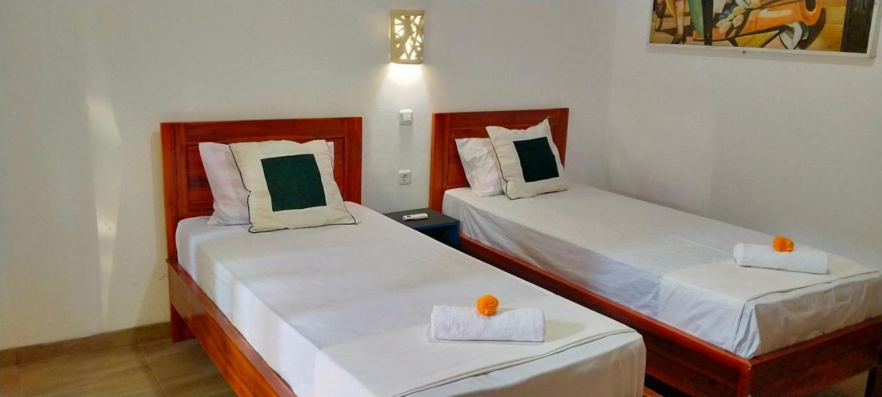 Tunjung Guest House Lovina Beach Pabean Buleleng Exteriör bild