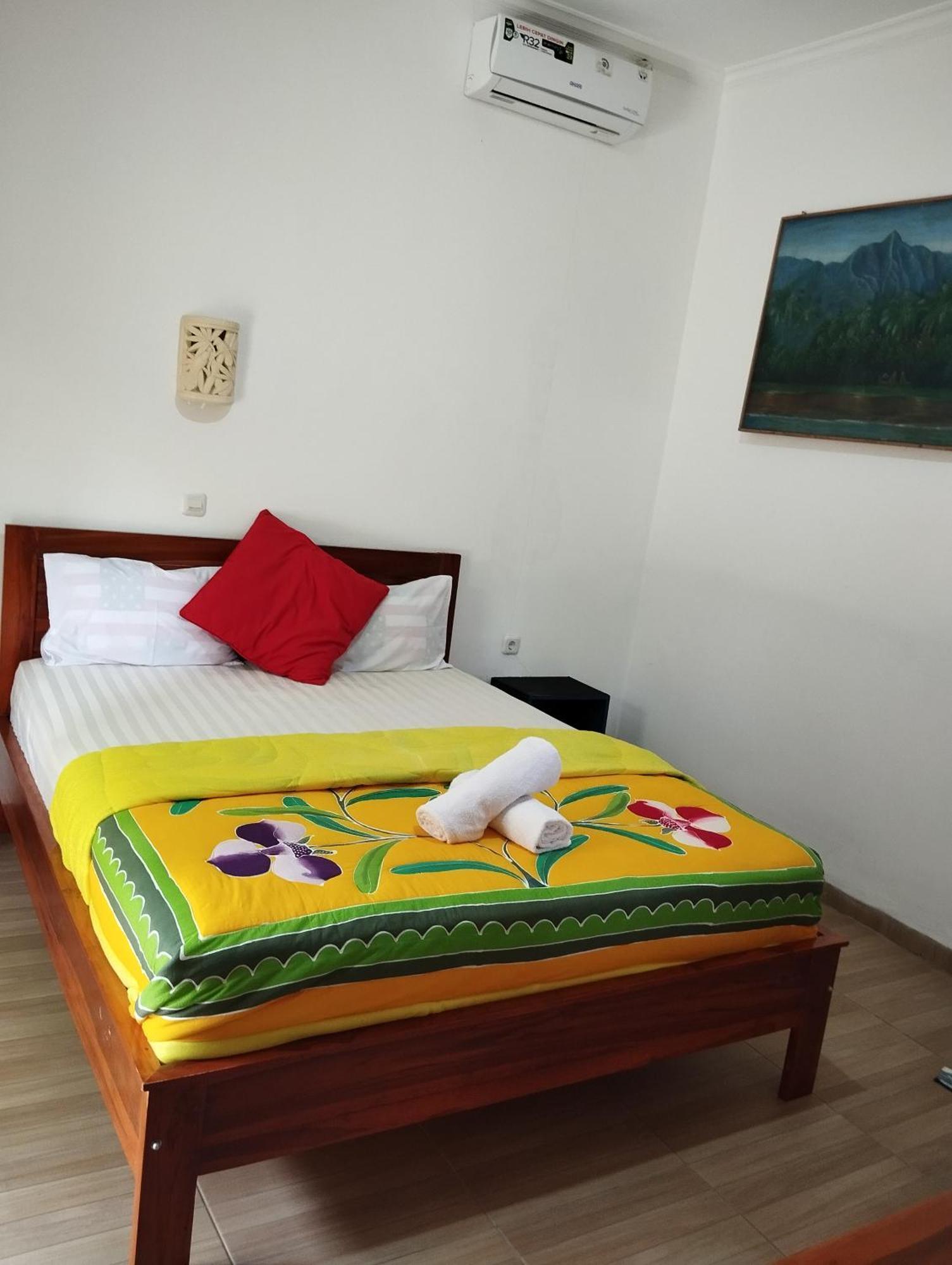 Tunjung Guest House Lovina Beach Pabean Buleleng Exteriör bild