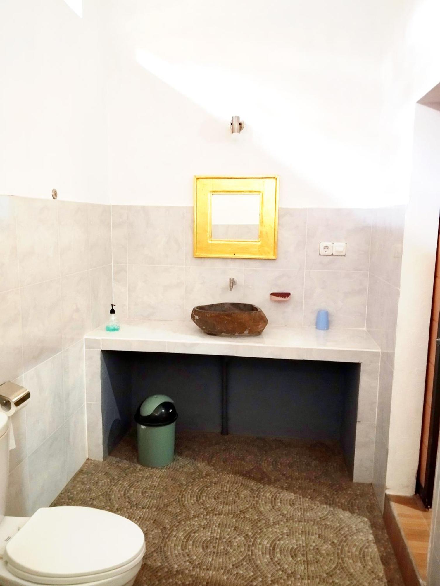 Tunjung Guest House Lovina Beach Pabean Buleleng Exteriör bild